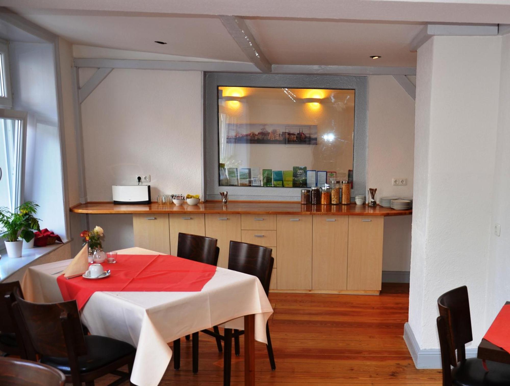 ליבק Cvjm Hotel Am Dom מראה חיצוני תמונה